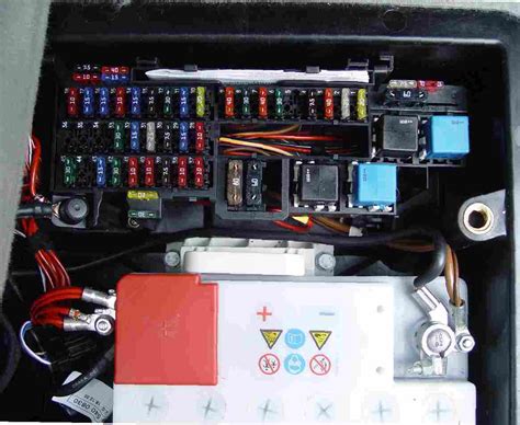 [PDF] [PDF] FUSE AND RELAY LOCATION > BATTERY 